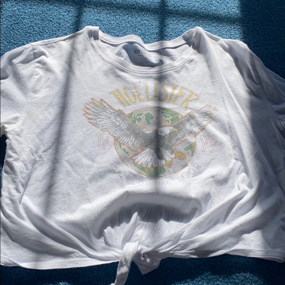 Cropped graphic tee
